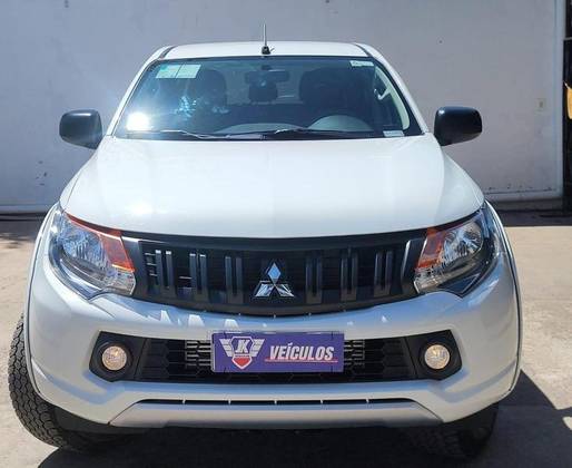 MITSUBISHI L200 TRITON 2.4 16V TURBO DIESEL SPORT HPE CD 4P 4X4 AUTOMÁTICO